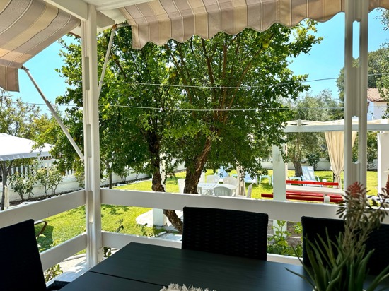 Μπαλκόνι και κήπος