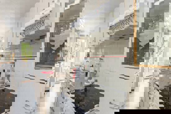 Πλήρως Εξοπλισμένη Κουζίνα